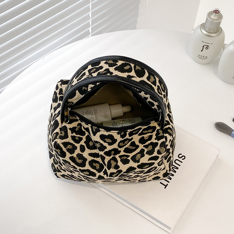 Leopard Makeup Bag Luxury  Lar - огляд і ціна Luxury Skincare & Spa